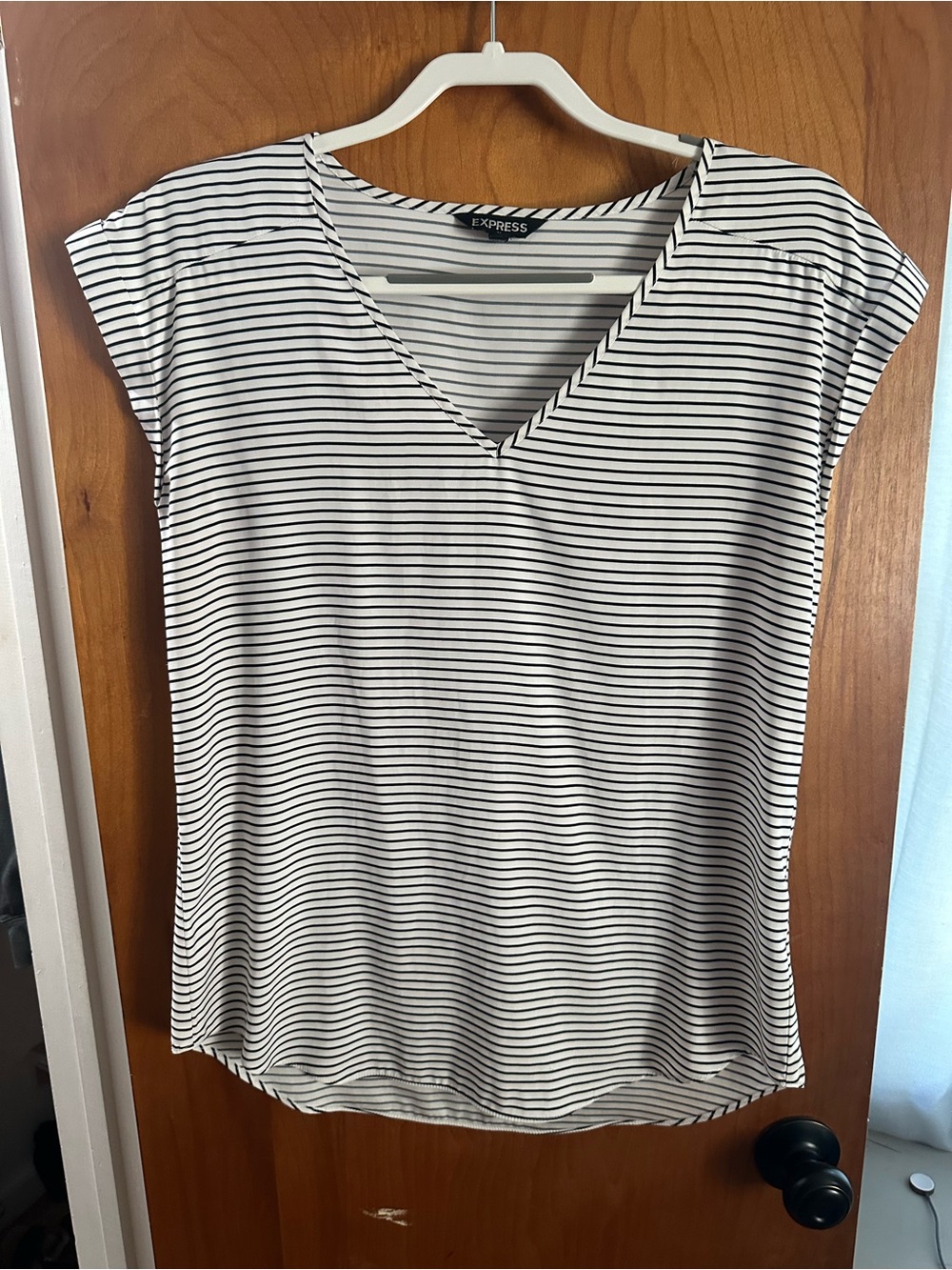 Express Women's Black and White Striped V-Neck Tee